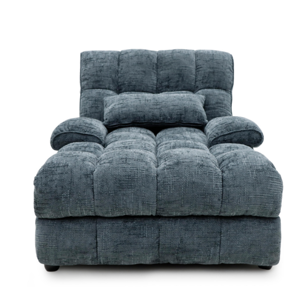 Vista frontal del sillón reclinable eléctrico TÉMPORA Muebles en posición extendida